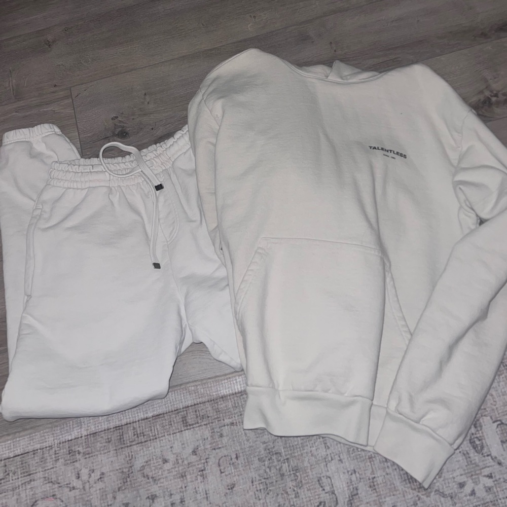 TALENTLESS Hoodie & Sweatpants Set